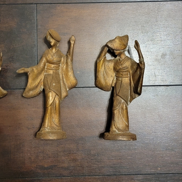 Set of Three Antique CAST IRON JAPANESE WOMEN Statues, 6.5" Tall, Gilt Paint - Picture 3 of 3